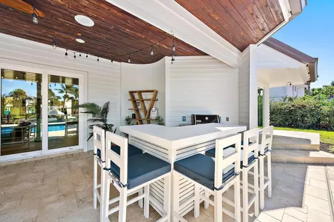 Exterior - 19 Island Rd, Stuart, FL 34996 photo 6 of 11