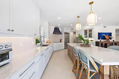 Kitchen - 19 Island Rd, Stuart, FL 34996 photo 2 of 5