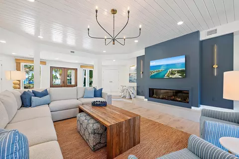 Living - 19 Island Rd, Stuart, FL 34996 photo 2 of 4