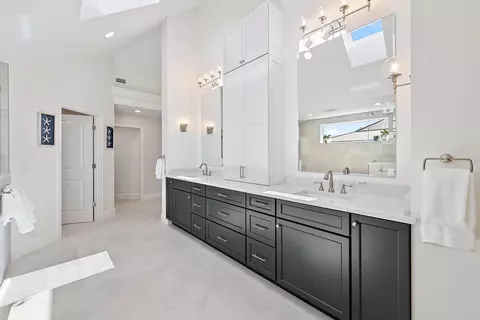 Bath - 19 Island Rd, Stuart, FL 34996 photo 3 of 7