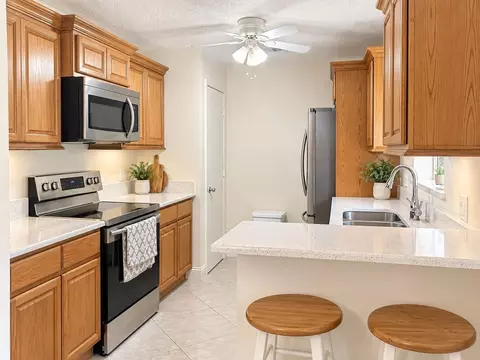 8 Lake Vista Trl #201, Port Saint Lucie, FL 34952
