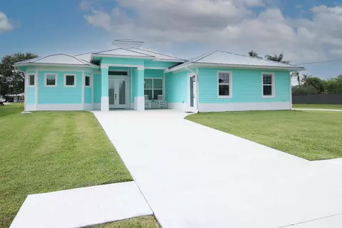 2002 SW Capeador St, Port Saint Lucie, FL 34953
