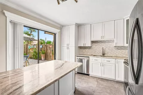 1166 6th Ave #15B, Vero Beach, FL 32960