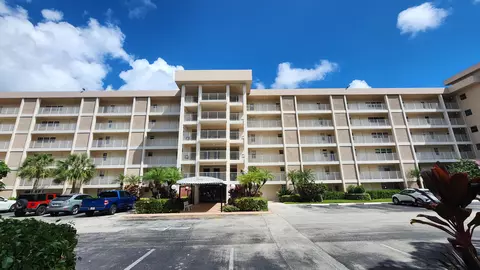 2851 S Palm Aire Dr #101, Pompano Beach, FL 33069