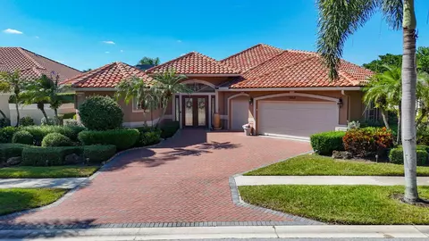 8863 Lakes Blvd, West Palm Beach, FL 33412
