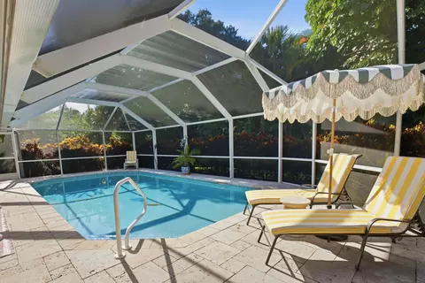 Exterior - 100 Hillcrest Dr, Sewalls Point, FL 34996 photo 6 of 13