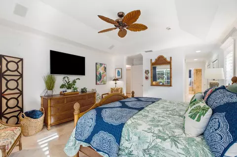 Bedroom - 100 Hillcrest Dr, Sewalls Point, FL 34996 photo 2 of 4
