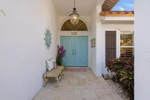 Entry Way - 100 Hillcrest Dr, Sewalls Point, FL 34996 photo 1 of 3