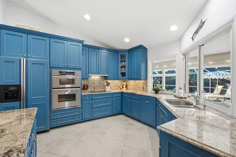 Kitchen - 100 Hillcrest Dr, Sewalls Point, FL 34996 photo 4 of 5
