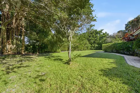 Exterior - 100 Hillcrest Dr, Sewalls Point, FL 34996 photo 10 of 13