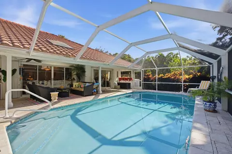 Exterior - 100 Hillcrest Dr, Sewalls Point, FL 34996 photo 5 of 13