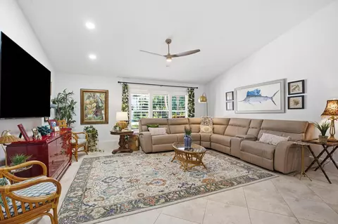 Living - 100 Hillcrest Dr, Sewalls Point, FL 34996 photo 3 of 3