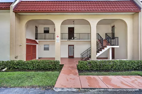 120 Lake Frances Dr, West Palm Beach, FL 33411
