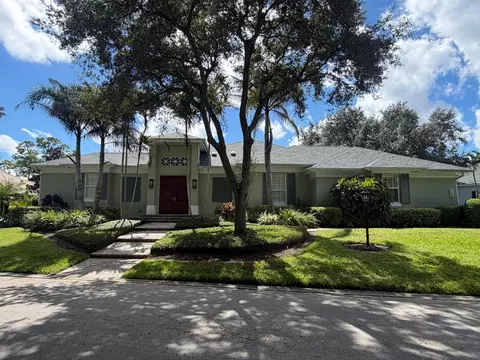 1110 Carolina Cir SW, Vero Beach, FL 32962