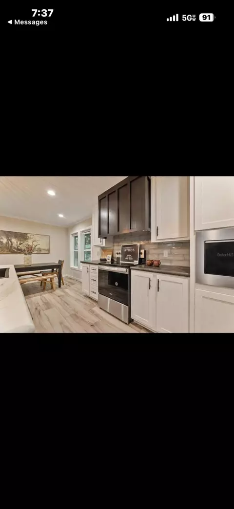 Kitchen - 10305 NE 2nd Ter, Okeechobee, FL 34972 photo 3 of 8
