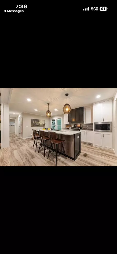 Kitchen - 10305 NE 2nd Ter, Okeechobee, FL 34972 photo 2 of 8