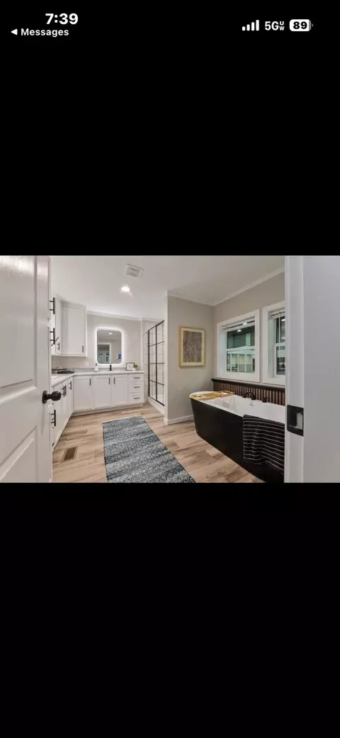 Bath - 10305 NE 2nd Ter, Okeechobee, FL 34972 photo 6 of 7
