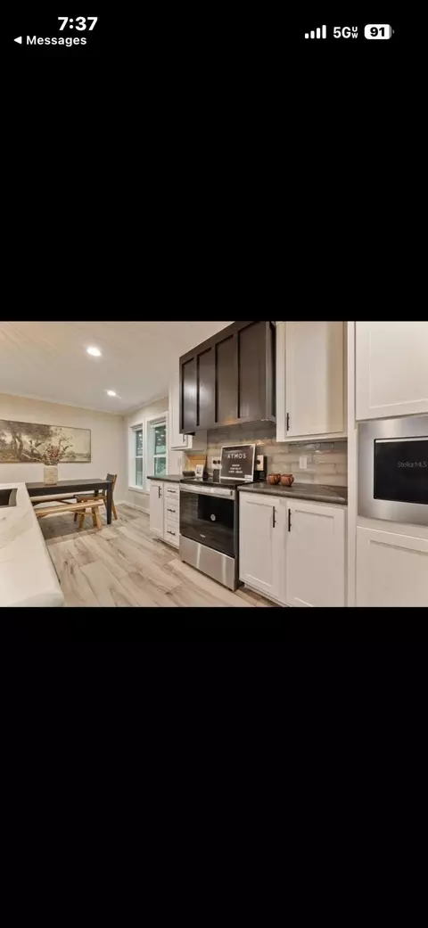 Kitchen - 10305 NE 2nd Ter, Okeechobee, FL 34972 photo 3 of 8
