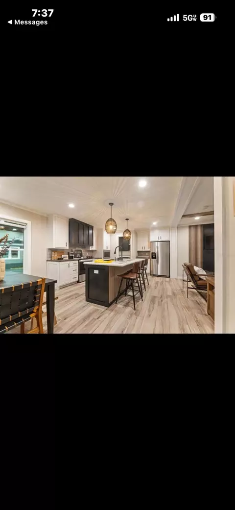 Kitchen - 10305 NE 2nd Ter, Okeechobee, FL 34972 photo 4 of 8