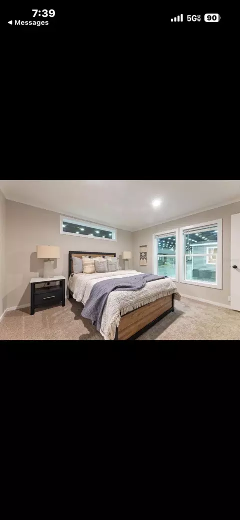Bedroom - 10305 NE 2nd Ter, Okeechobee, FL 34972 photo 1 of 4