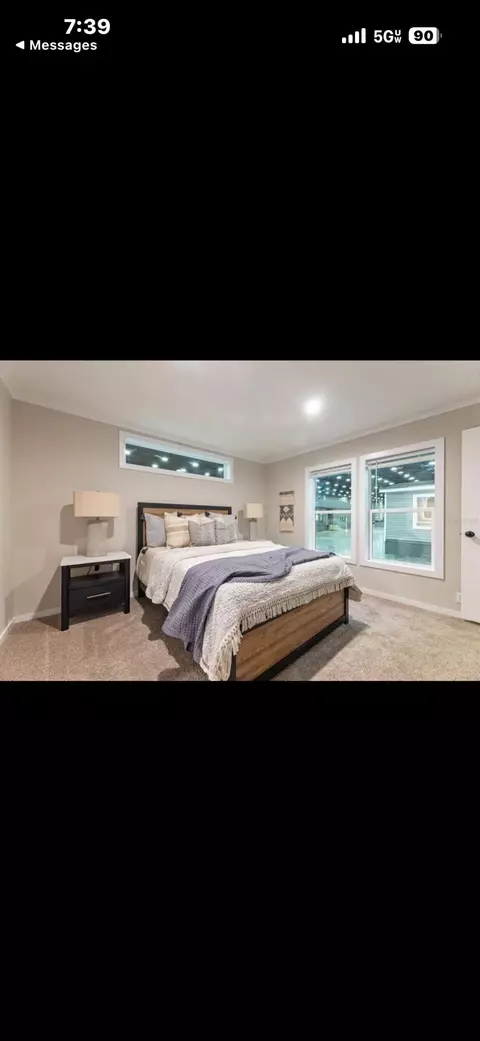 Bedroom - 10305 NE 2nd Ter, Okeechobee, FL 34972 photo 1 of 4