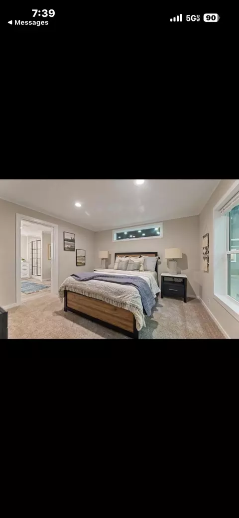 Bedroom - 10305 NE 2nd Ter, Okeechobee, FL 34972 photo 2 of 4