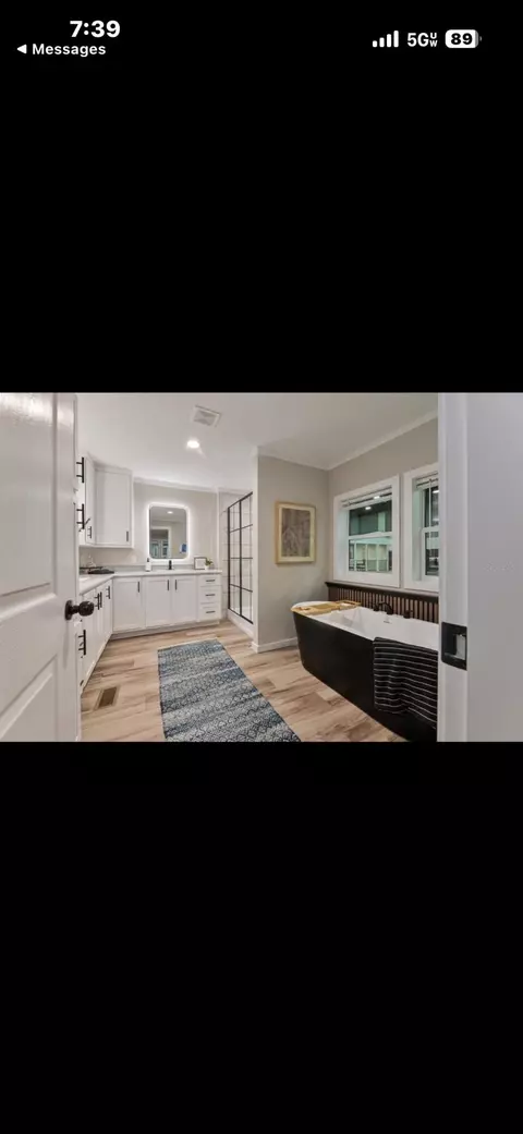 Bath - 10305 NE 2nd Ter, Okeechobee, FL 34972 photo 6 of 7