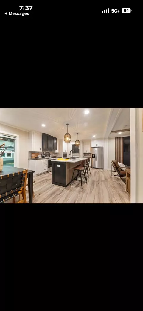 Kitchen - 10305 NE 2nd Ter, Okeechobee, FL 34972 photo 4 of 8