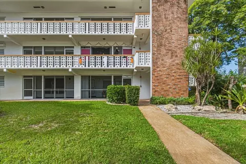 500 S Luna Ct #4, Hollywood, FL 33021