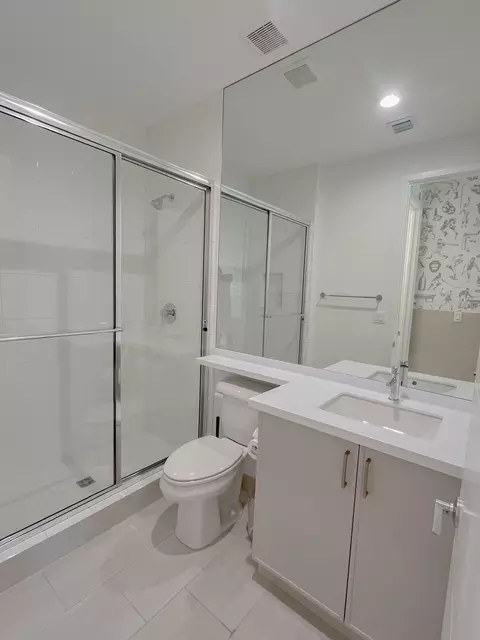 Bath - 8227 Oceanus Dr, Boca Raton, FL 33496 photo 7 of 8