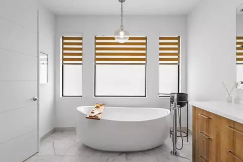 Bath - 8227 Oceanus Dr, Boca Raton, FL 33496 photo 5 of 8
