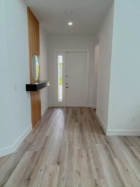 Entry Way - 8227 Oceanus Dr, Boca Raton, FL 33496 photo 2 of 3