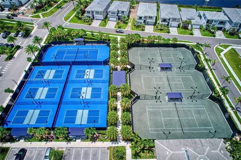 View/Area - 8227 Oceanus Dr, Boca Raton, FL 33496 photo 8 of 10