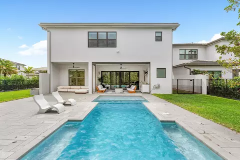 Exterior - 8227 Oceanus Dr, Boca Raton, FL 33496 photo 4 of 8