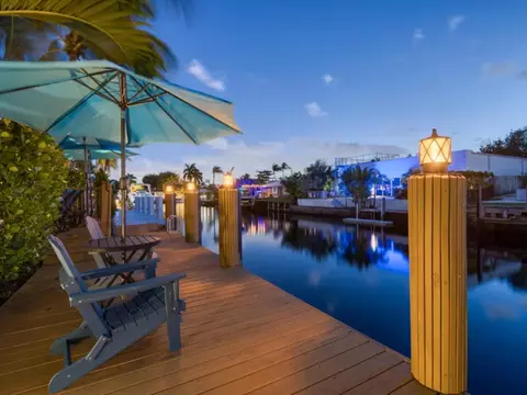 2125 NE 17th Ter, Wilton Manors, FL 33305