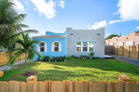 120 NW 4th Ave, Boynton Beach, FL 33435