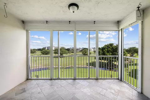 2851 S Palm Aire Dr #503, Pompano Beach, FL 33069