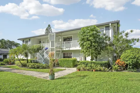 2 Southport Ln #D, Boynton Beach, FL 33436