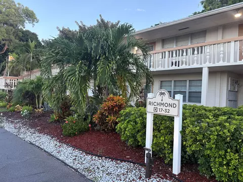 29 Richmond D Cres, Deerfield Beach, FL 33442