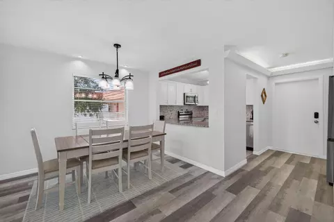 Dining - 2600 SE Ocean #D14, Stuart, FL 34996 photo 1 of 4