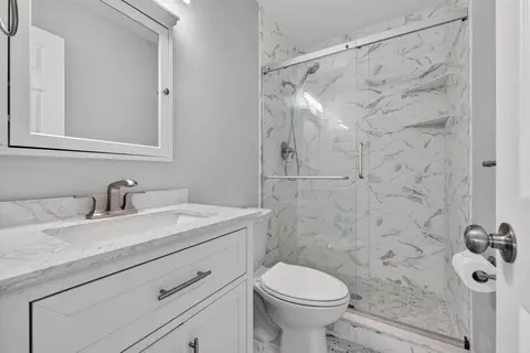 Bath - 2600 SE Ocean #D14, Stuart, FL 34996 photo 1 of 2