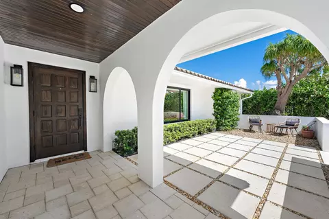 Exterior - 3335 Cove Rd, Jupiter, FL 33469 photo 3 of 8