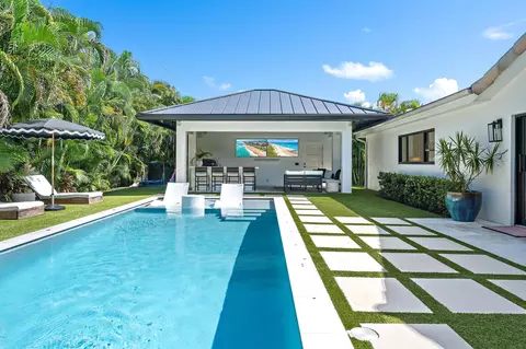 Exterior - 3335 Cove Rd, Jupiter, FL 33469 photo 5 of 8
