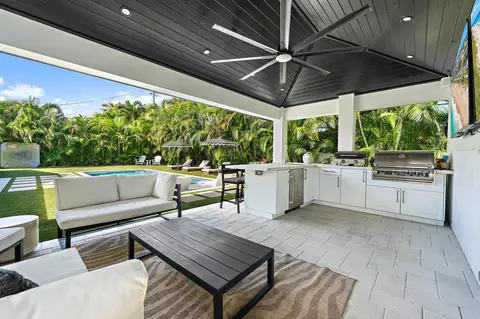 Kitchen - 3335 Cove Rd, Jupiter, FL 33469 photo 6 of 6