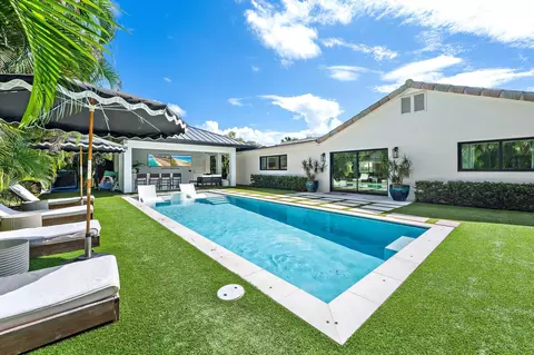 Exterior - 3335 Cove Rd, Jupiter, FL 33469 photo 7 of 8