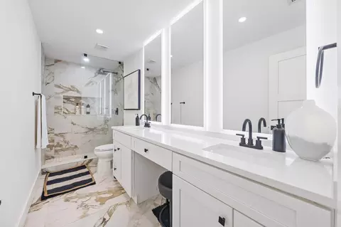Bath - 3335 Cove Rd, Jupiter, FL 33469 photo 4 of 5