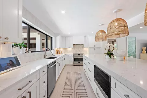 Kitchen - 3335 Cove Rd, Jupiter, FL 33469 photo 4 of 6