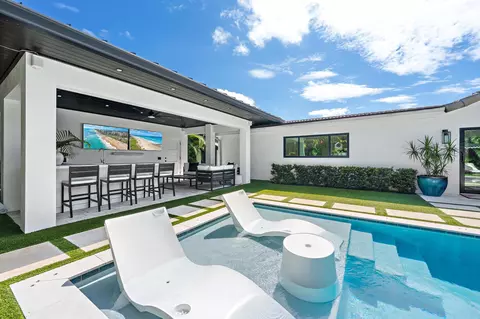 Exterior - 3335 Cove Rd, Jupiter, FL 33469 photo 6 of 8