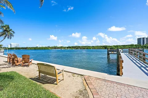 View/Area - 3335 Cove Rd, Jupiter, FL 33469 photo 5 of 10