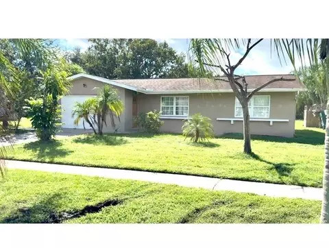 262 NE Brunson Ct, Port Saint Lucie, FL 34983